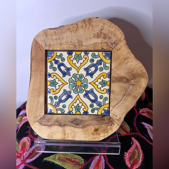 Hand Crafted Live Edge Genuine Olive Wood Ceramic Tile Trivet Tunisie OLIVIA - Picture 1 of 3